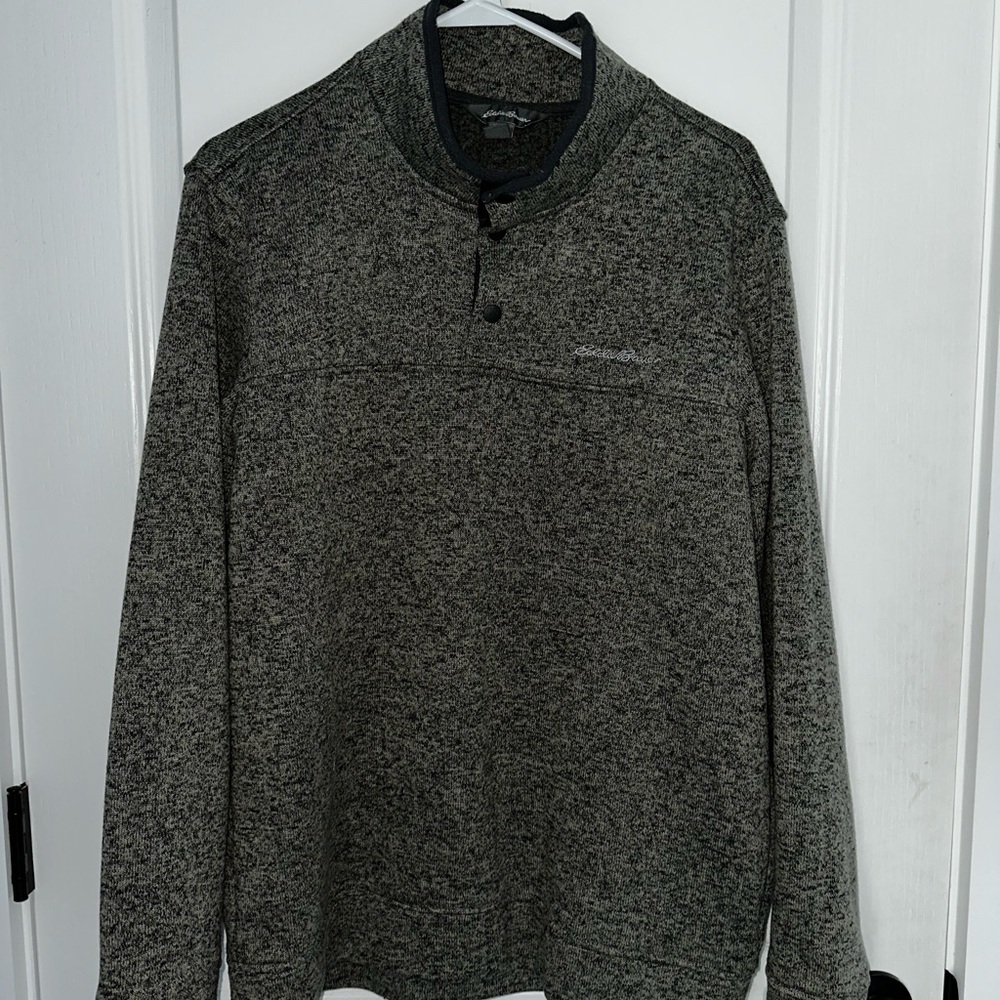 Eddie Bauer Men's Gray Crewneck Sweater